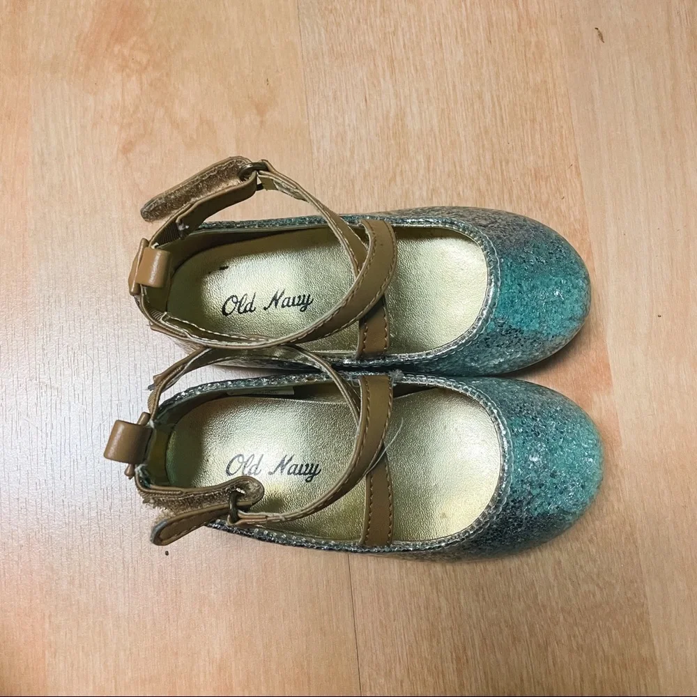 Old Navy Silver Glitter Sparkle Crisscross Ankle Strap Dress Shoes Girls Size 6